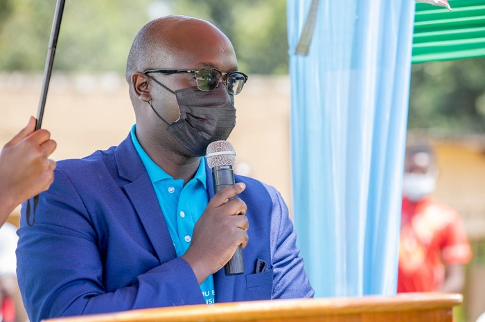 Dr Ntihabose asaba abaturage gukaraba intoki kenshi ndetse bagakoresha ubwiherero bwujuje ibisabwa kuko bigabanya indwara