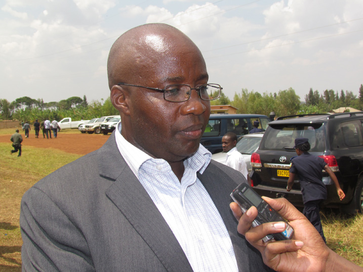 Dr Nzahabwanimana avuga ko aho ibyapa bitari ku mihanda bigomba gusubizwaho 