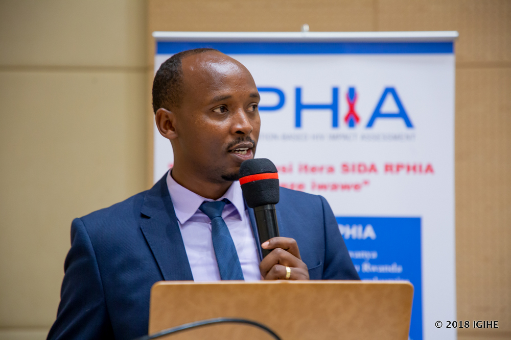 Dr Sabin Nsanzimana asobanura iby'ubushakashatsi burimo gukorwa kuri SIDA