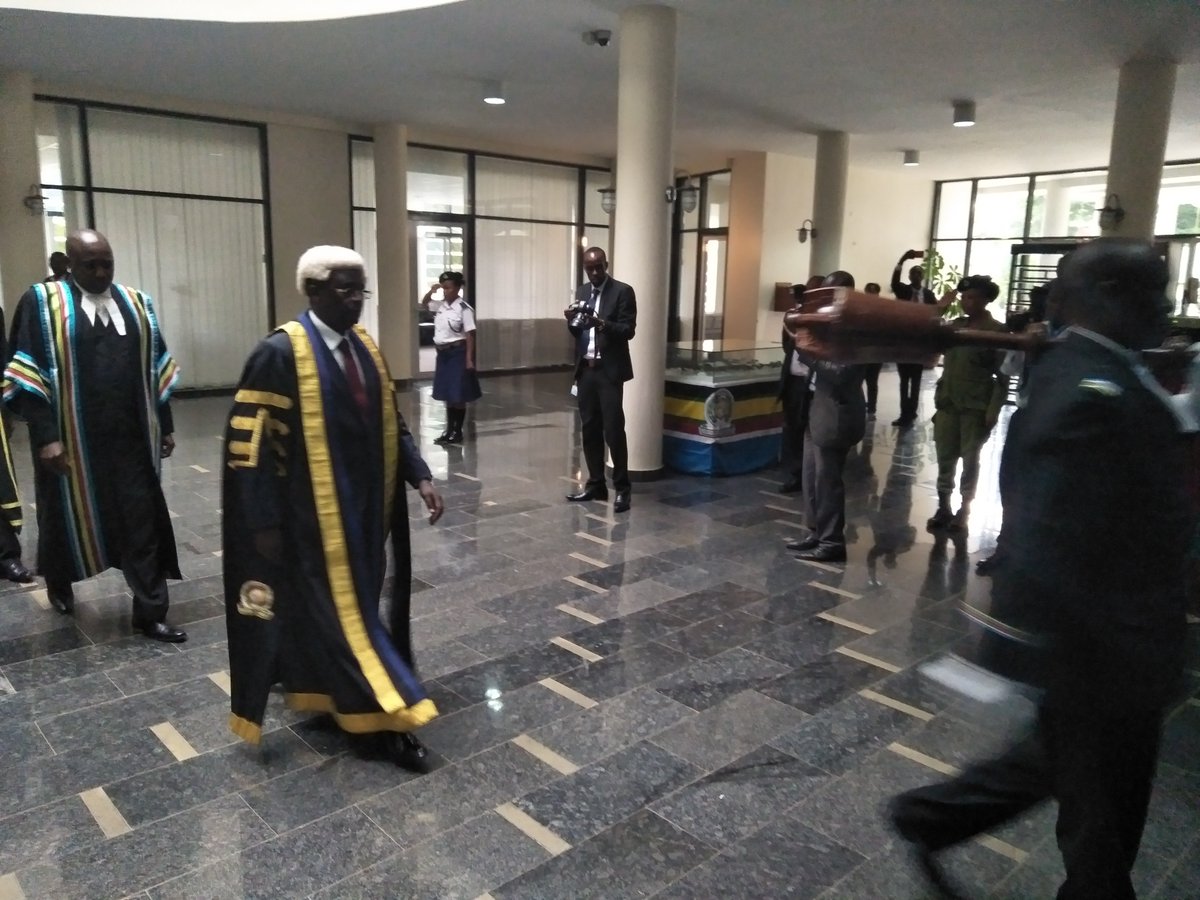 Aha Martin Ngoga yari amaze kurahira 