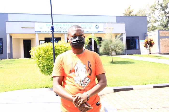 Nshyimiyimana ukekwaho guhindura pulake y