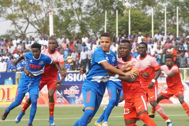 Jonathan Rafael da Silva yazonze cyane ba myugariro ba Etincelles