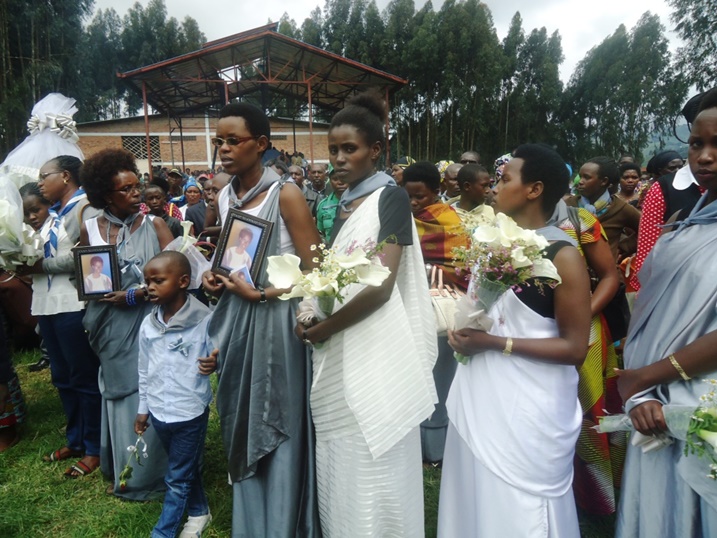 Abashyinguye ababo mu cyubahiro bavuze ko baruhutse.