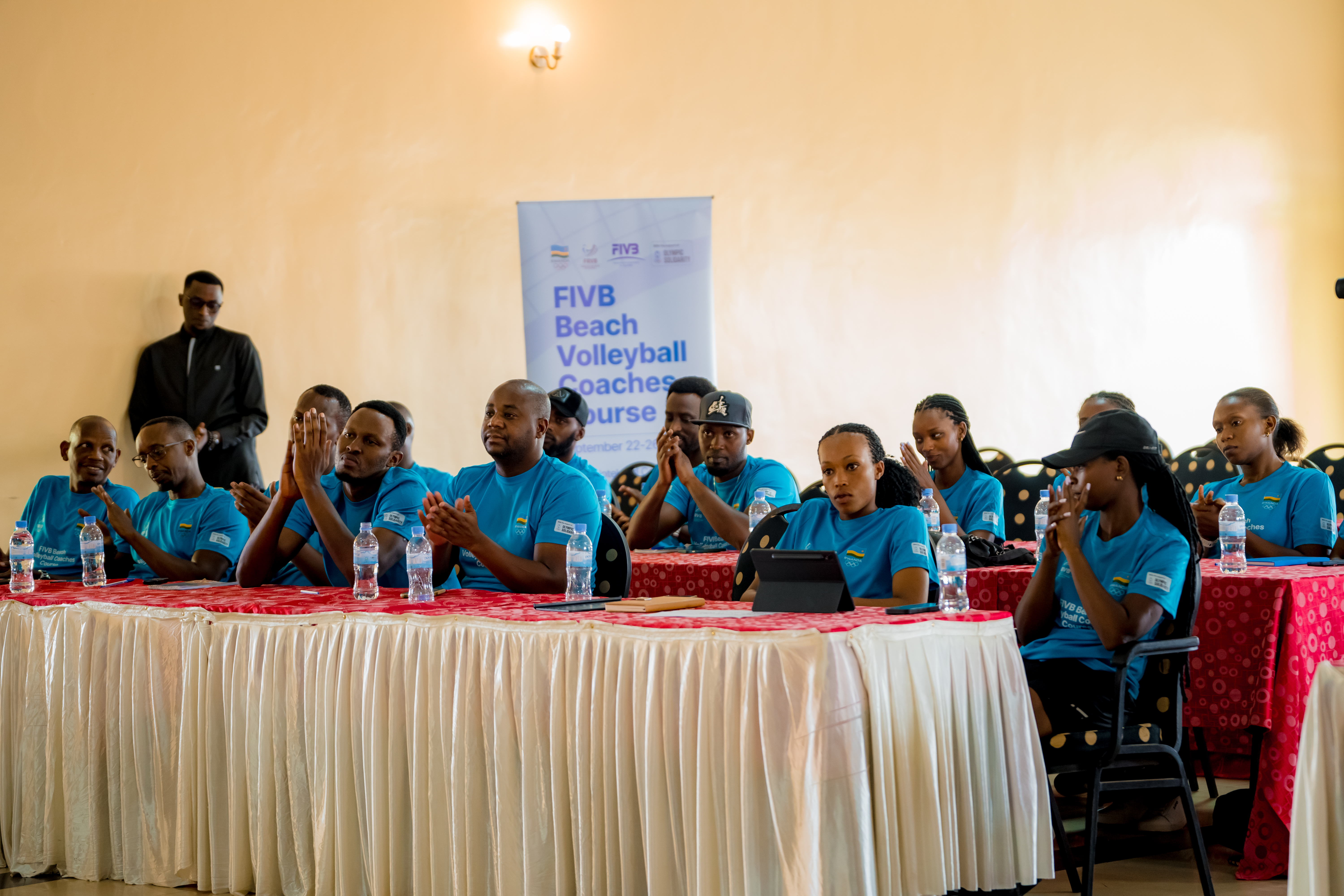 Aya mahugurwa yitabiriwe n'abatoza 35 biganjemo abagikina volleyball