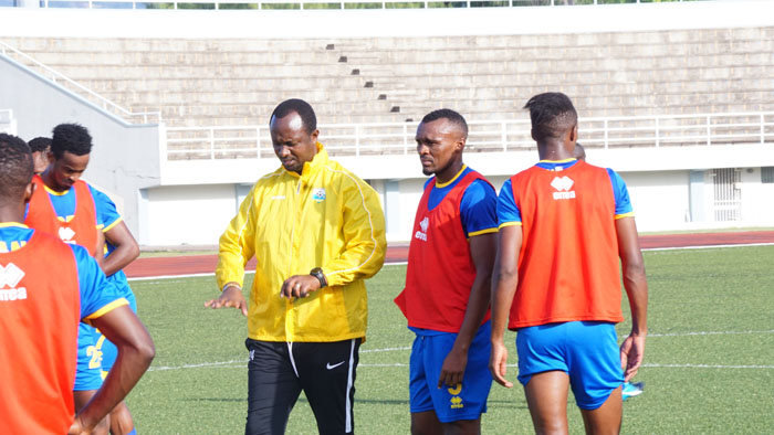 Umutoza Mashami Vincent yatangaje ko abakinnyi ba APR FC bazaza mu myitozo nyuma