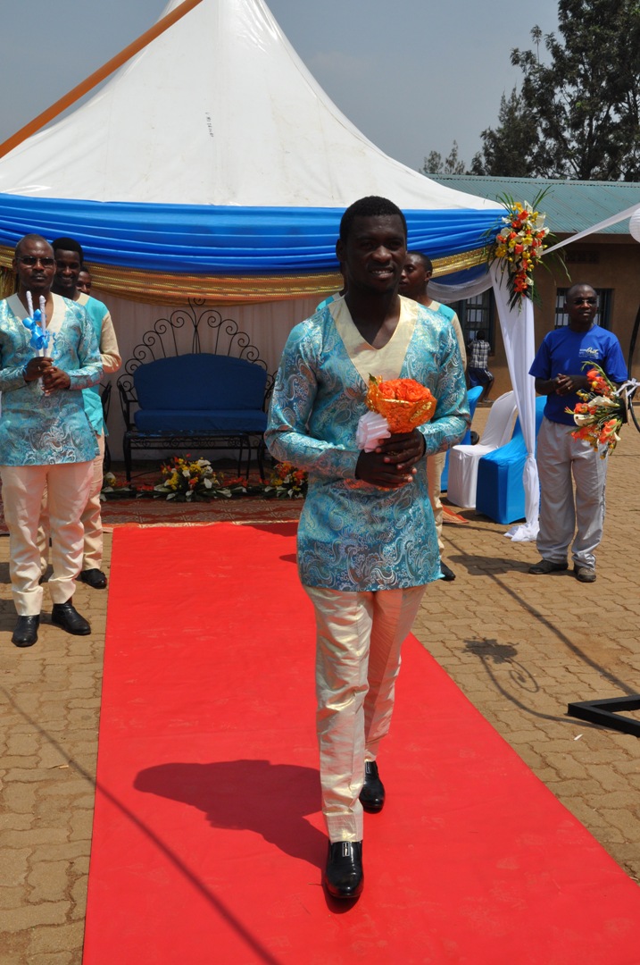 Niko kujya kumusanganira