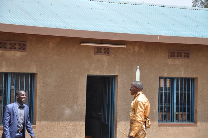 Uyu n awe yari afite agashya ke