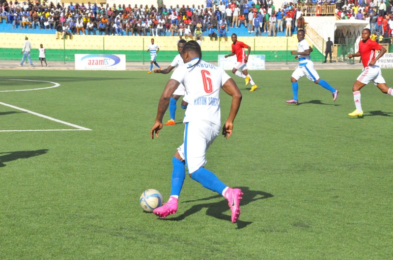 Rwatubyaye Abdul wari wabanje mu kibuga yagaragaye ameze gutya mu musatsi