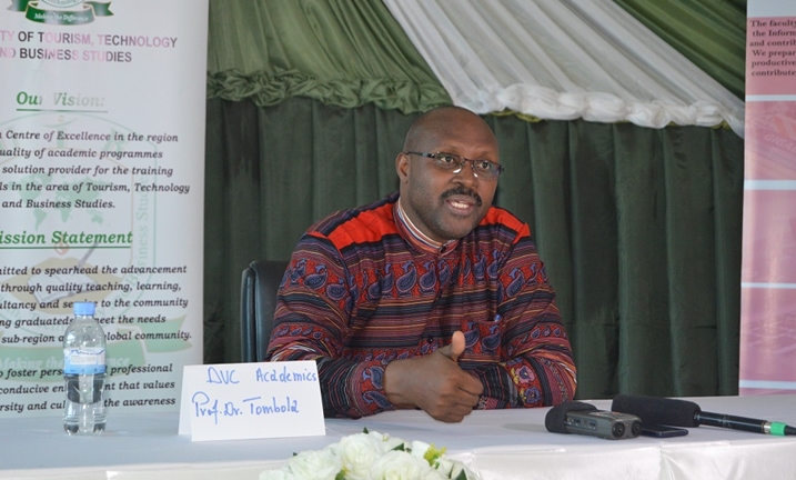 Dr. Tombola Gustave, umuyobozi mukuru wungirije wa UTB, avuga ko bazashyigikira abahize ku byo bazemeza gukora.