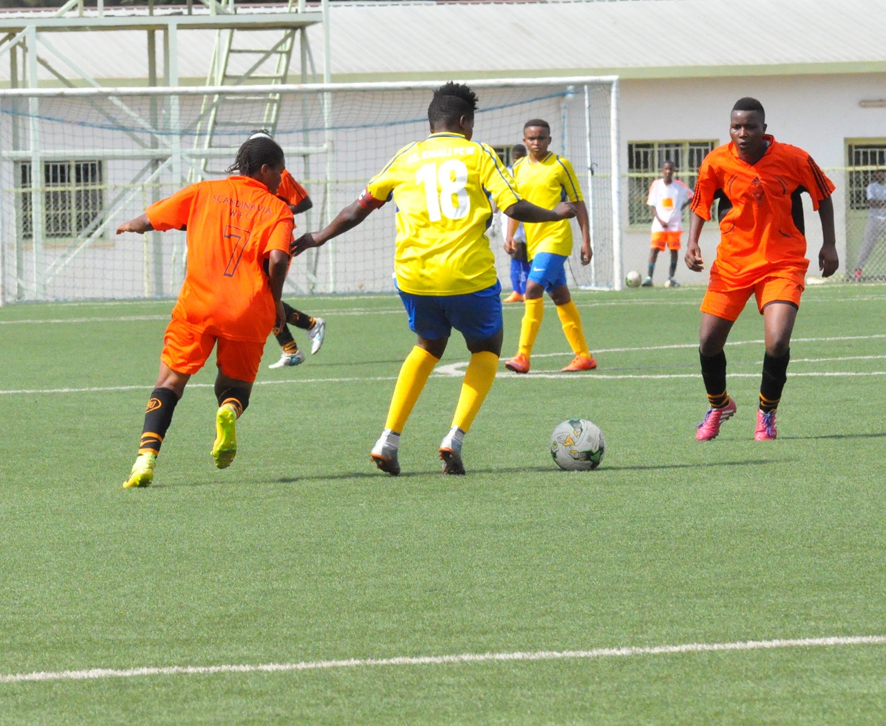 Ingabire Alice Kapiteni wa AS Kigali (wambaye 12) ni umwe mu bakinnyi bitwaye neza muri uyu mukino