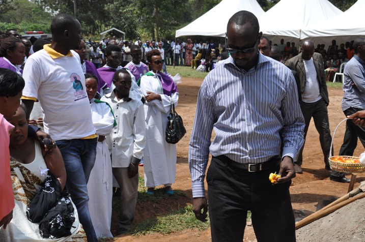 Atoza amakipe atandukanye