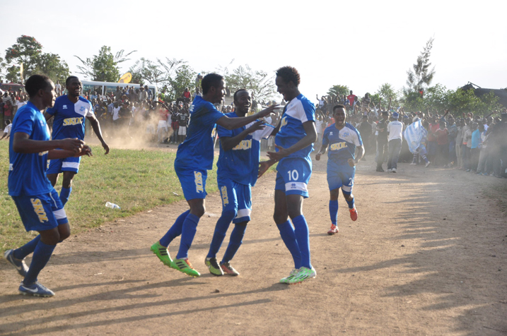 Rayon Sports yishimira igitego cya kabiri cyatsinzwe na Kasirye Davis