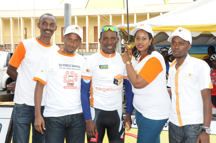 Cogebanque umuterankunga w'iri rushanwa,na Joseph Aleluya wabaye uwa mbere