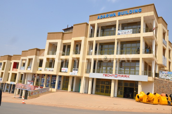 Izo ni zimwe mu nzu Perezida Kagame yatashye ku mugaragaro zubatswe n'abacuzi baciriritse.