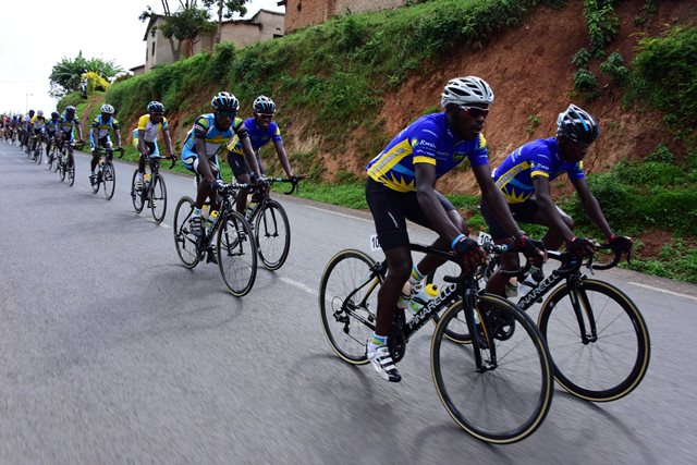 Gasore Hategeka uri imbere ibumoso ntazagaragara muri Tour du Rwanda 2018