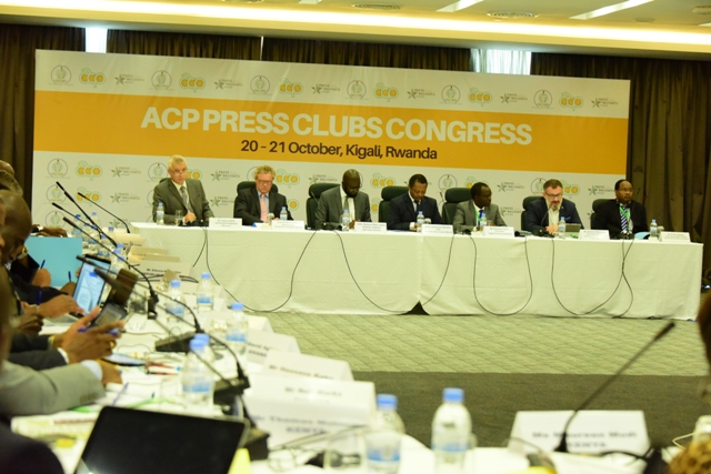 Abayobozi bari bayoboye iyi nama