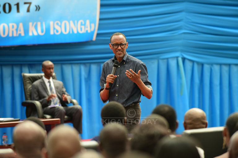Perezida Kagame avuga ko ibikorerwa mu Rwanda bihenda kuko ari bike ku isoko
