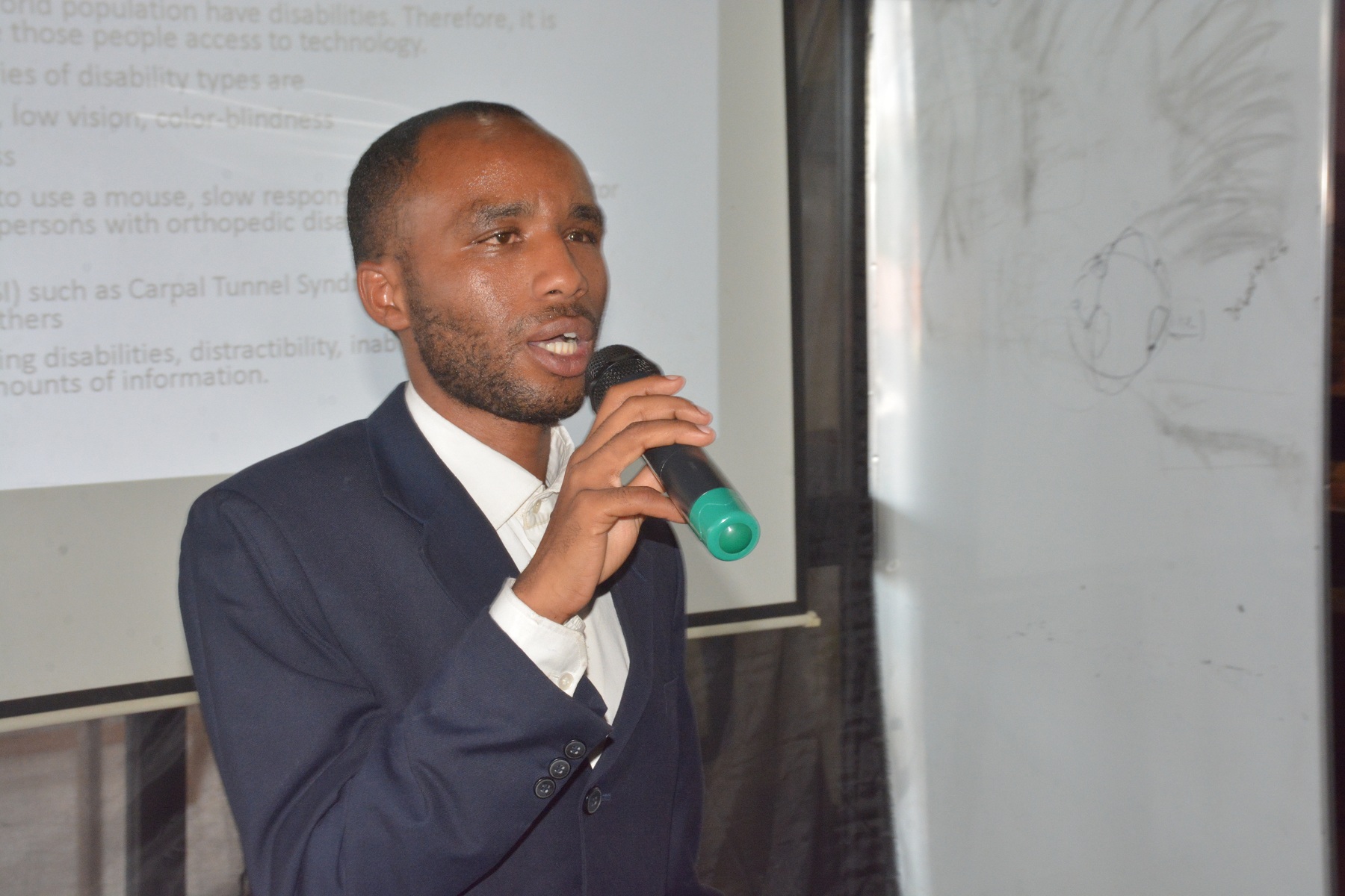 Vuguziga ntabona ariko akora akazi ko kwigisha