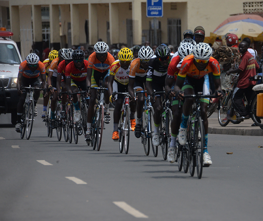 Babanje kuzenguruka umujyi wa Rubavu inshuro enye mbere yo kwerekeza i Musanze