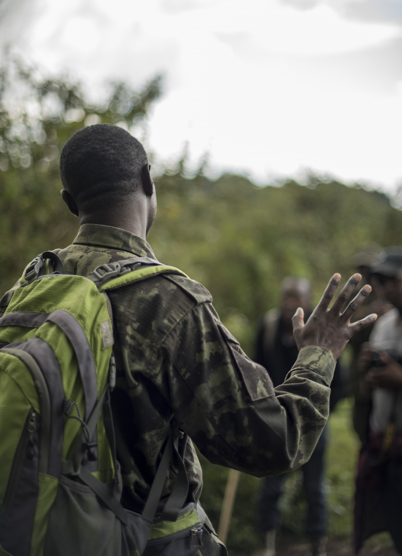 Abashinzwe gutembereza abakerarugendo bakora uko bashoboye kose bagasobanura byinshi ku rugendo