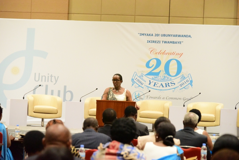 Madame Jeannette Kagame ageza Ijambo ku banyamuryango ba Unit Club. Photo/ Muzogeye Plaisir