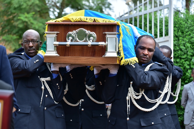 Nyuma yo kumusezera bakomereje mu Nteko ishinga amategeko 