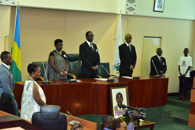 Perezida wa Sena Makuza Bernard, Minisitiri muri Peresidansi Tugireyezu Venantie na Ngarambe Francois Umunyamabanga mukuru wa RPF baje gusezera Senateri Mucyo