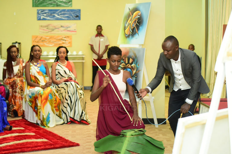 Abahatanira Miss Rwanda 2017 basoma ku ntango 