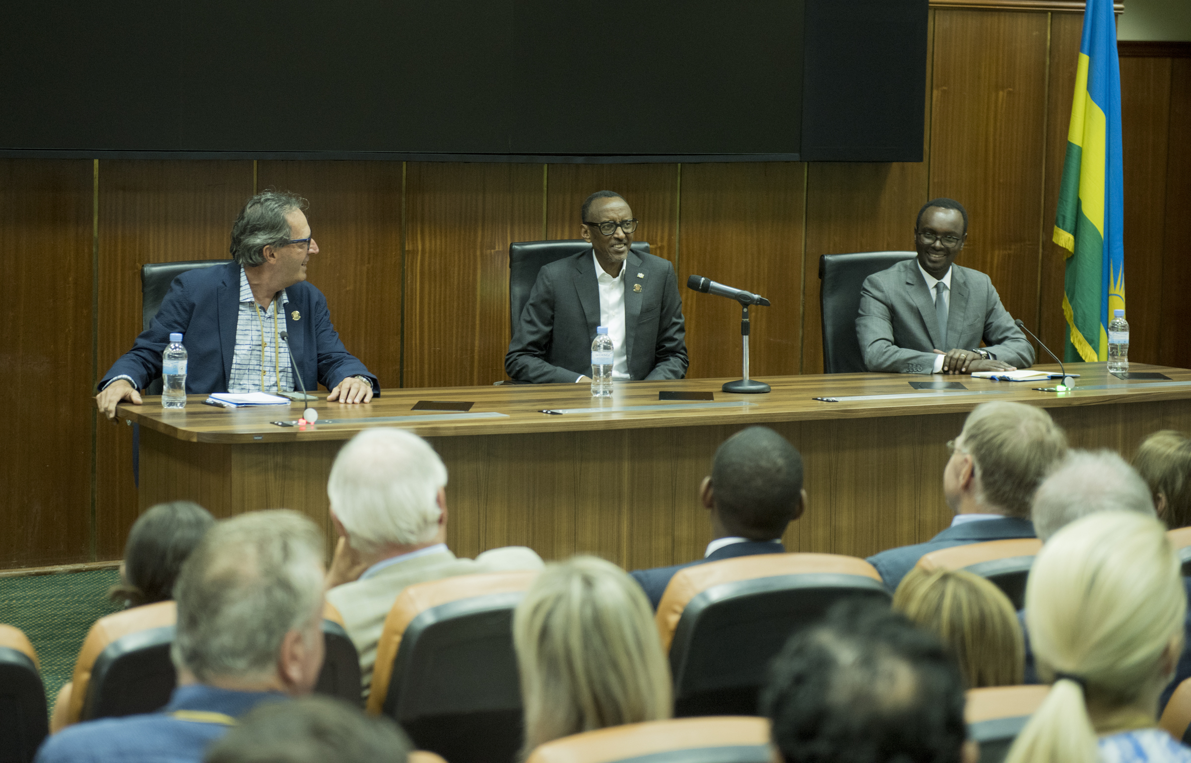 Perezida Kagame yaganiriye n