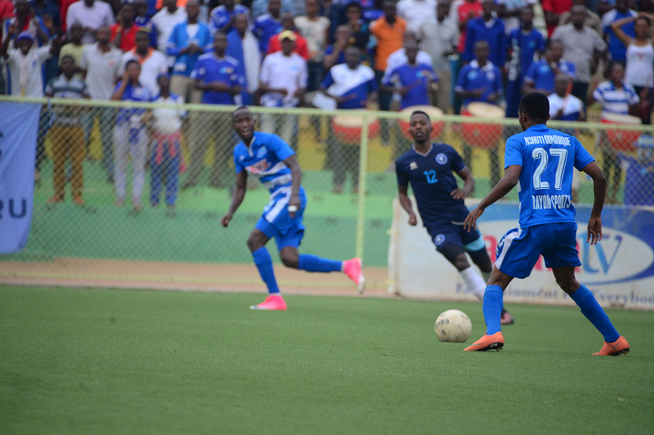 Nshuti Savio watsinze igitego cya mbere, gusa ntiyarangije umupira kubera imvune