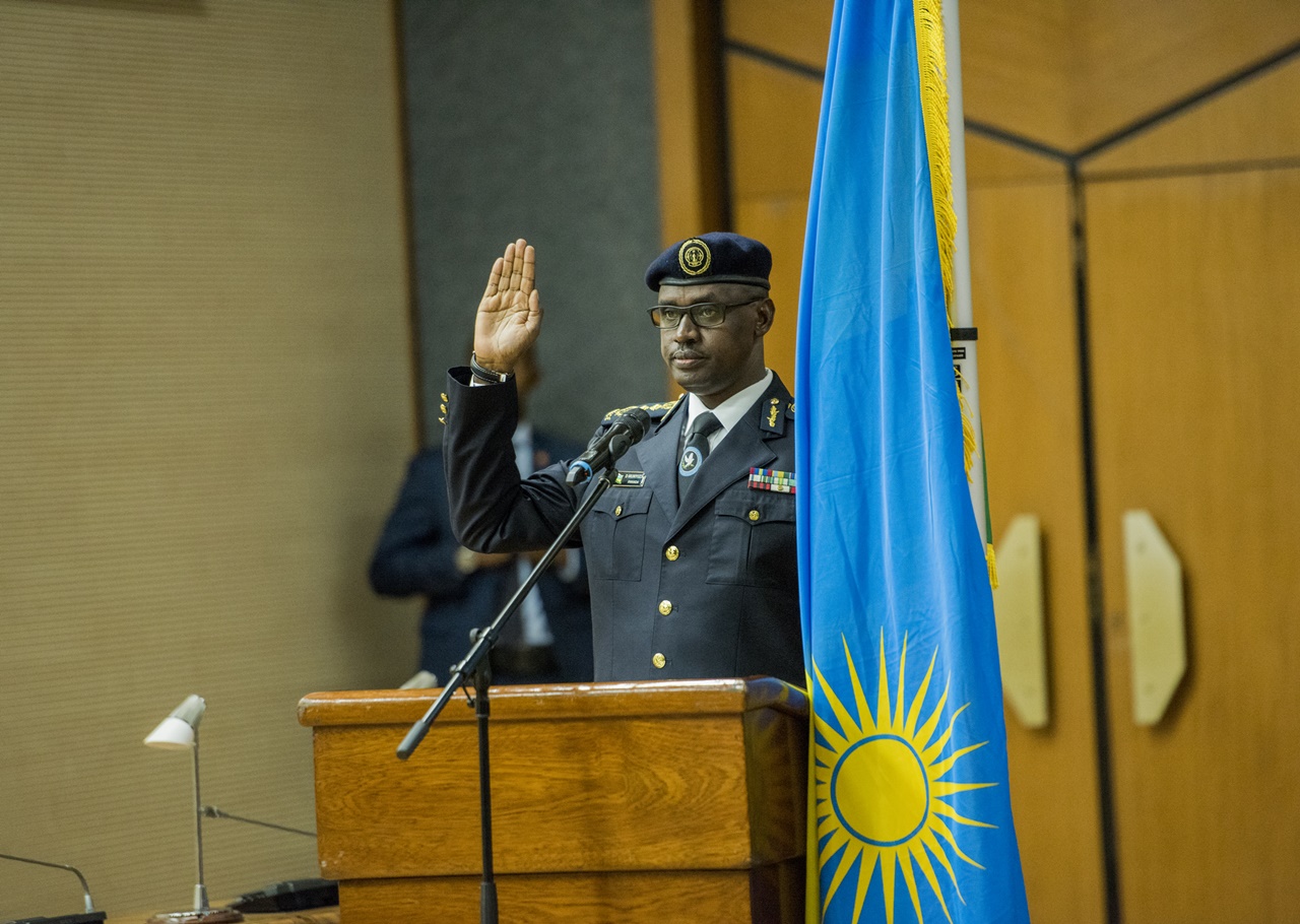 DCG Dan Munyuza warahiriye kuyobora Urwego rwa Polisi y'Igihugu