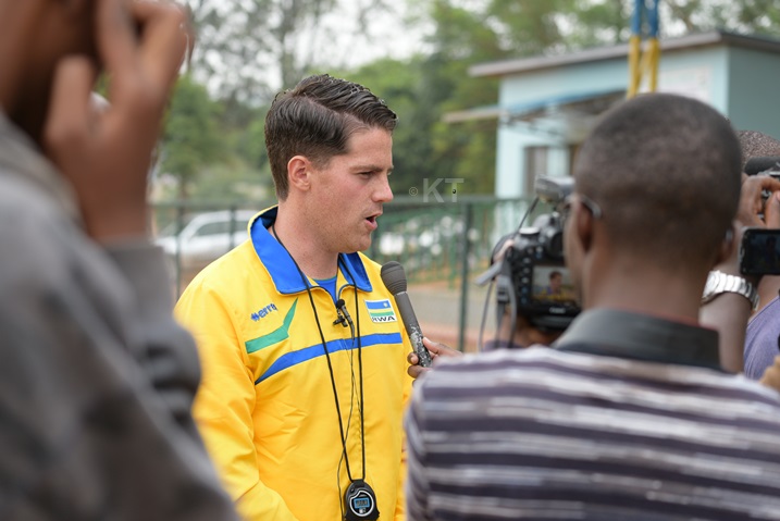 McKinstry yafashe n'umwanya wo kuganira n'itangazamakuru ku mukino uzaba kuri uyu wa gatandatu.