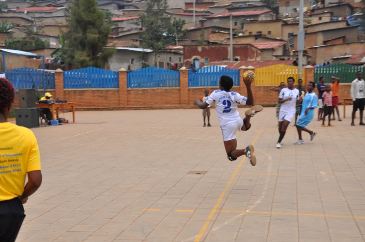 Inkumi ya Gorillas nayo ihiga izindi