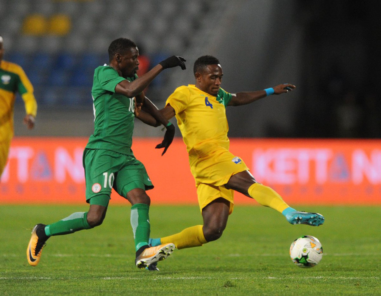 Djihad Bizimana yari ahagaze neza mu kibuga, bituma agirwa umukinnnyi mwiza w'umukino "Man of the match"