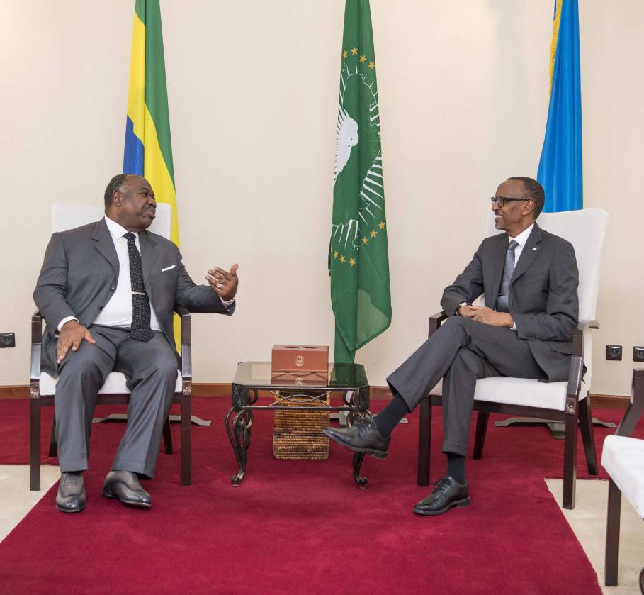 Perezida Kagame yahise yakira Perezida Bongo mu biro bye