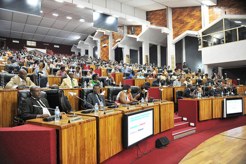 Abadepite bashya bategerejwe mu nteko izamara imyaka itanu