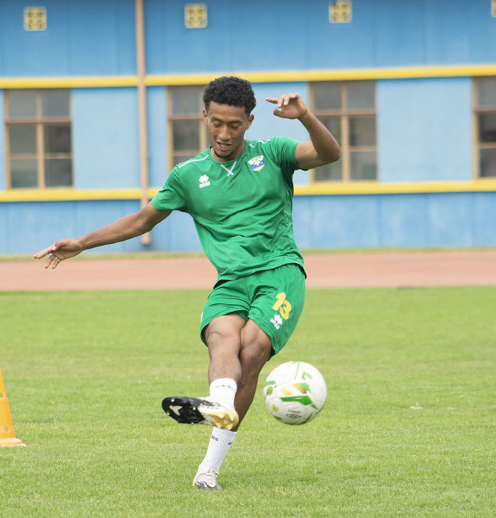 SAMUEL Gueulette ukinira RAAL La Louvière yo mu Bubiligi mu myitozo y'Amavubi
