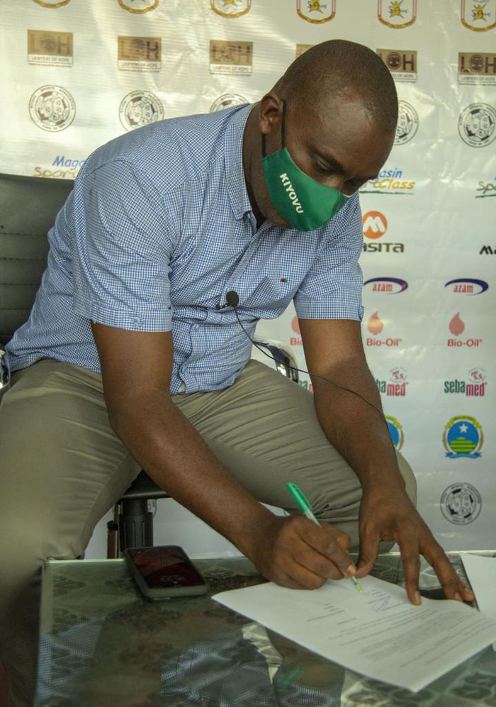 Perezida wa Kiyovu Sports Mvukiyehe Juvenal yijeje abafana kubakorera ikintu kidasanzwe mu minsi iri imbere