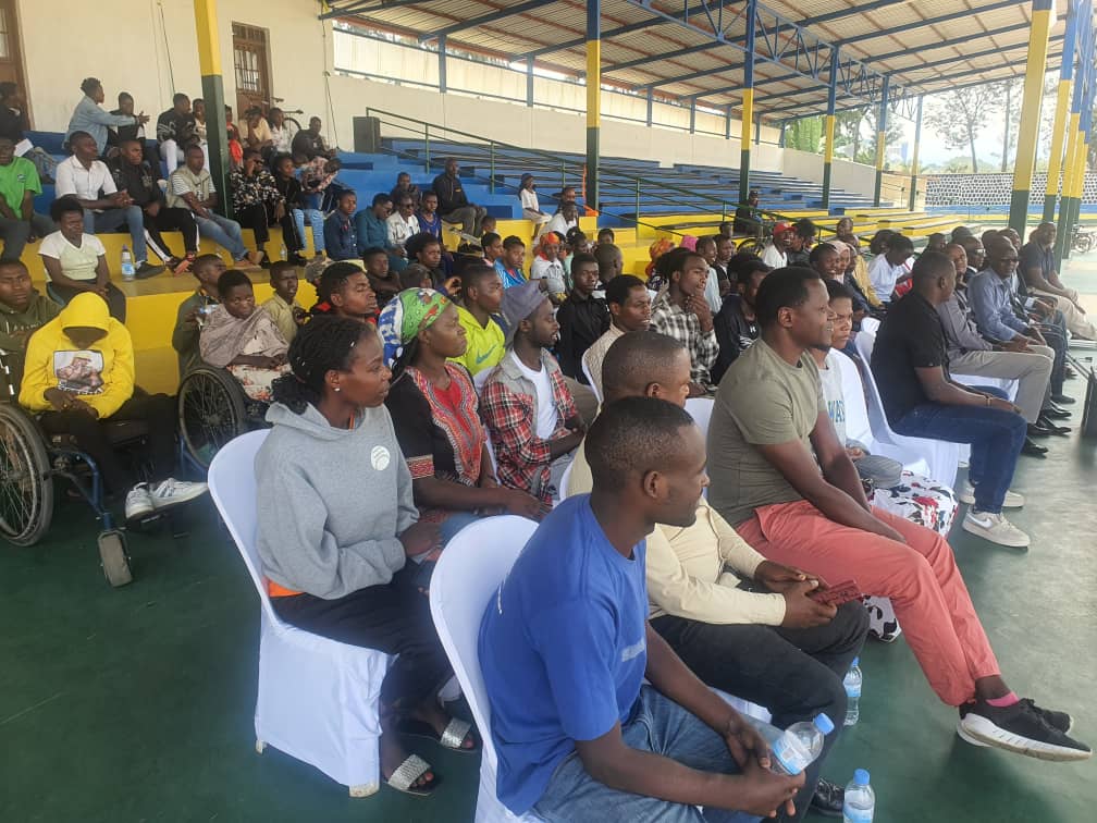 Abakina muri aya makipe basabwe kurangwa n'imyitwarire myiza amafaranga babona bakayakoresha biteza imbere