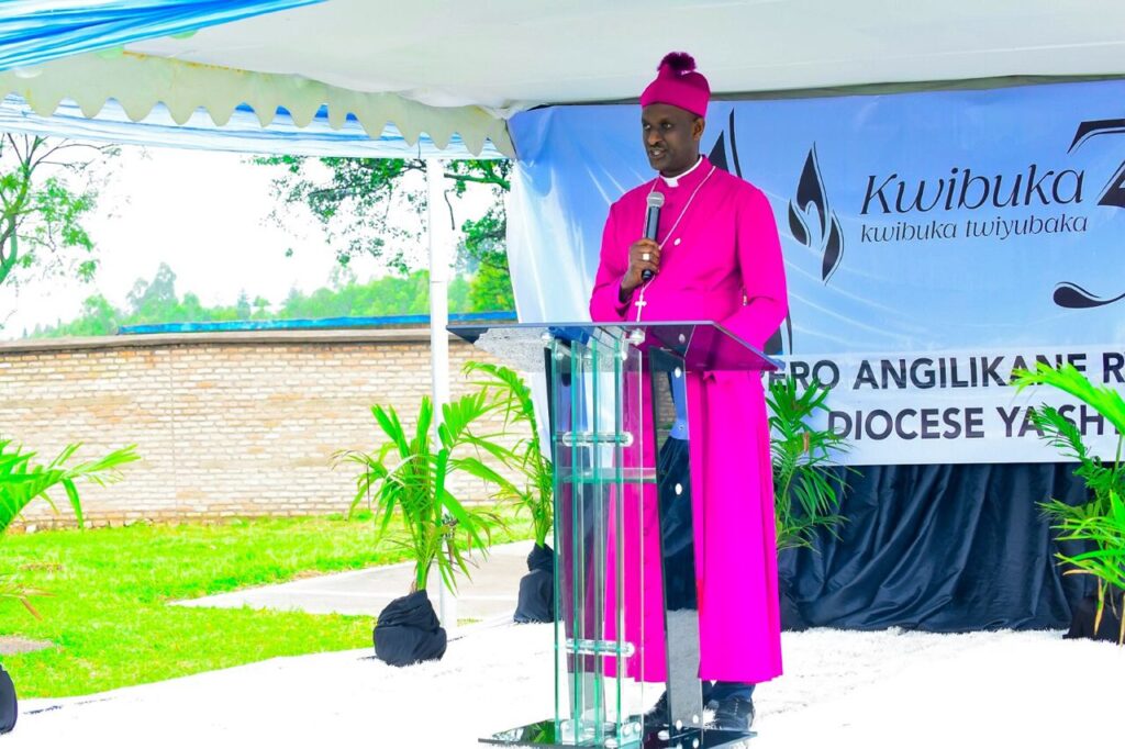 Musenyeri Kabayiza yabwiye abantu ko nibakundana nta Jenoside izongera kubaho