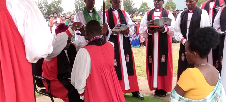 Yambitswe impeta y'ubushumba