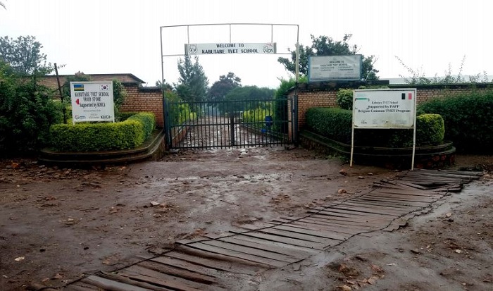 Abanyeshuri 10 bigaga muri iri shuri barirukanywe