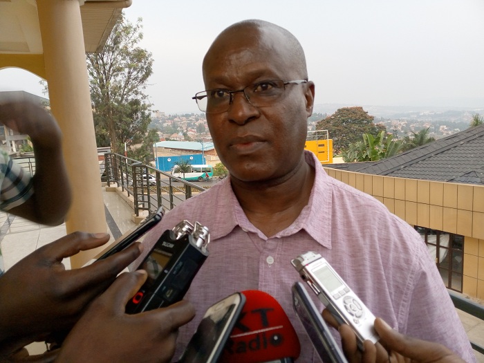 Gasherebuka avuga ko gukingirwa Ebola bidakuraho gukomeza kuyirinda