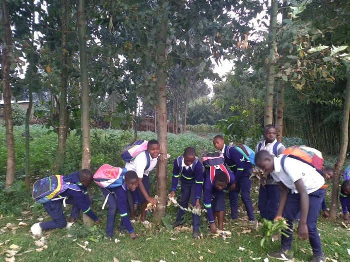 Aba bana bemerewe kwiga bakaminuza barihirwa amafaranga y'ishuri