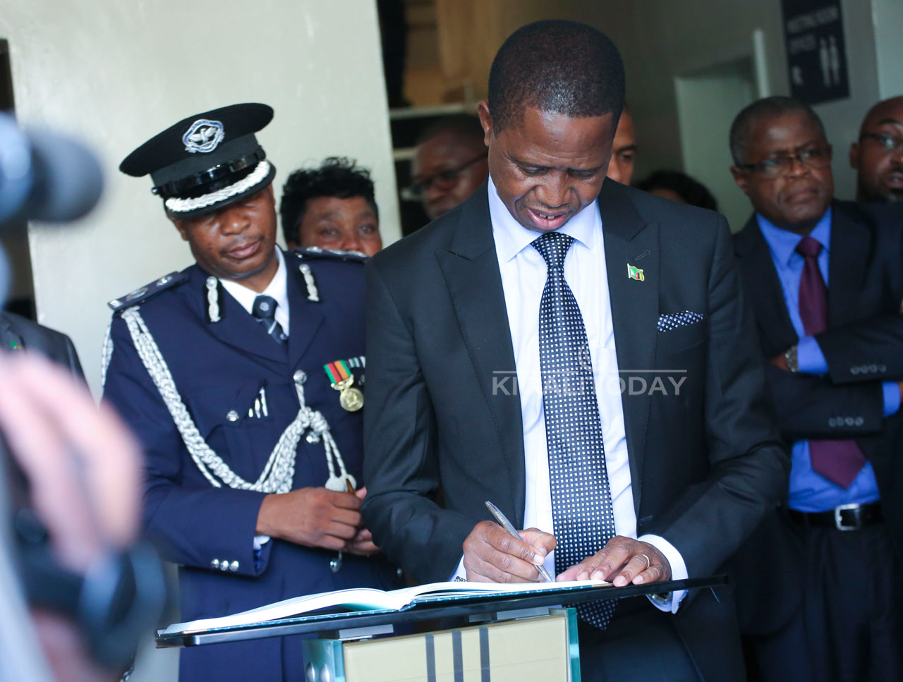 Nyuma yo gusura uUrwibutso yasize ubutumwa butanga isomo ku Banyarwanda no kuba Nyafurika muri Rusange