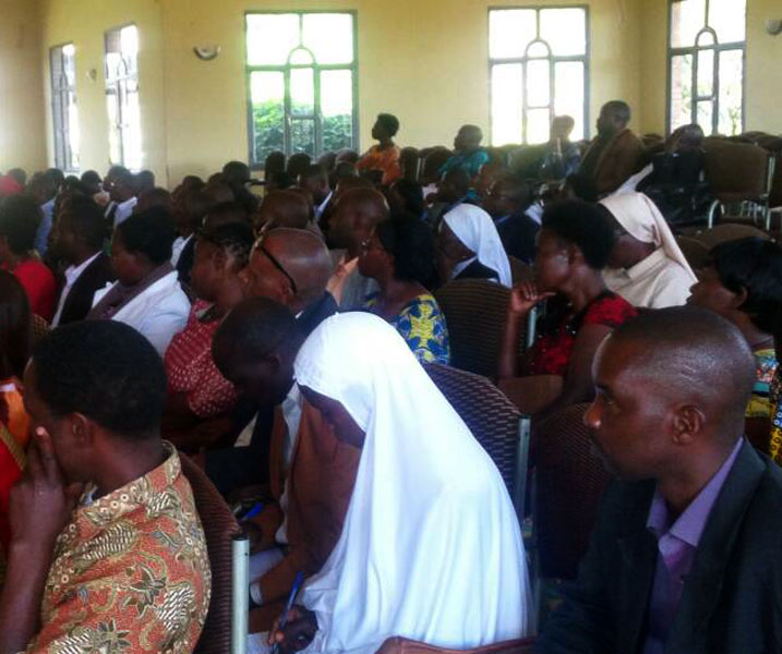 Abarezi bo mu Karere ka Huye batita ku kazi bashinzwe ngo nibatikubita agashyi , bazagakubitwa