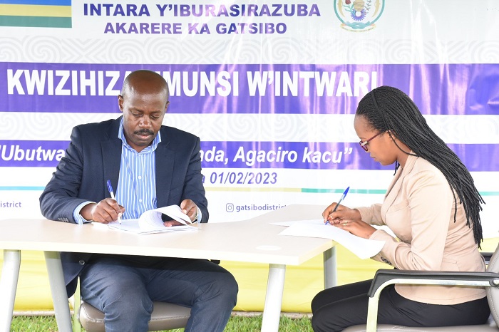 I Gatsibo hasinywe imihigo yo kwishyura Mituweli na Ejo Heza ku gihe bahereye mu Isibo