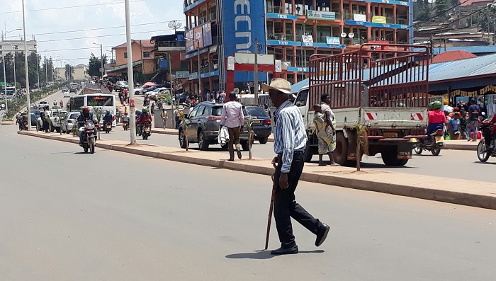 Umusaza utariteganirije akiri muto avuga ko agomba gutungwa n'abandi bantu