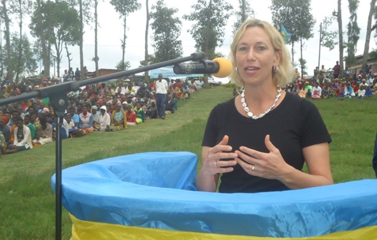 Eleanor Ellen yijeje abaturage ko imvugo izaba ingiro