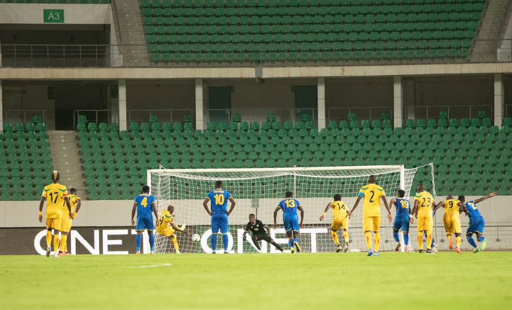 Umunyezamu Emery Mvuyekure yakuyemo Penaliti ya Mali